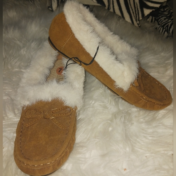 NEW Alexis Bendel women camel brown fur comfort flat shoes - Picture 3 of 12